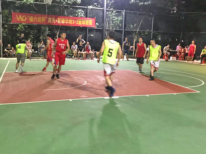 篮球联赛精彩瞬间
